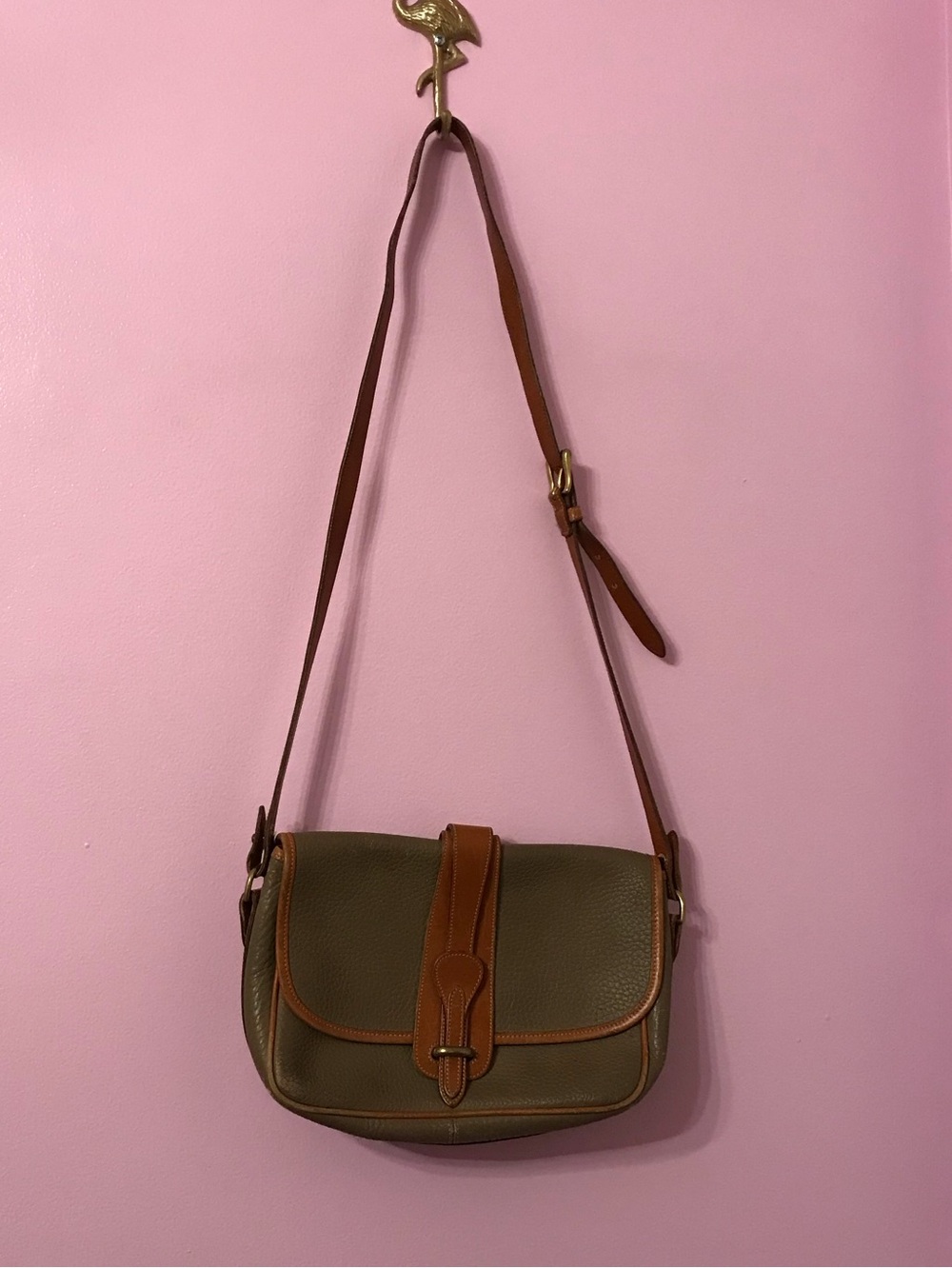 Vintage Dooney And Bourke Leather Crossbody Bag A3932421